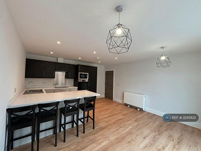 2 Bedroom Flat To Rent In Silver Birch Apartments, Exmouth, EX8