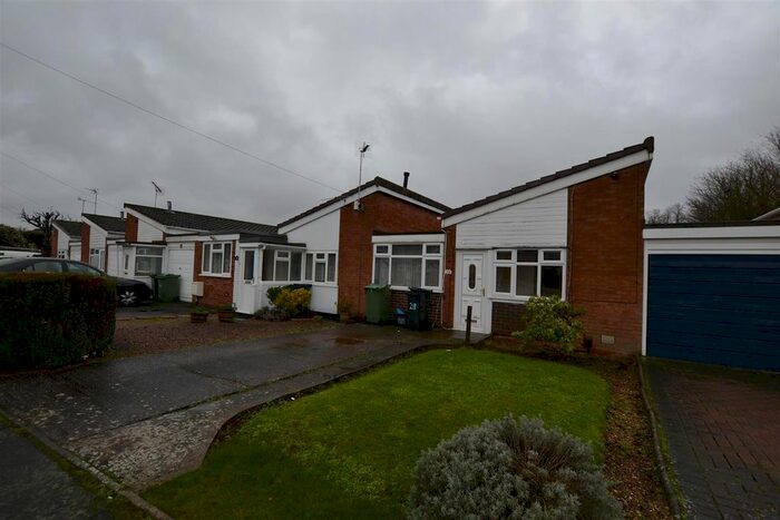 3 Bedroom Detached Bungalow To Rent In Earlswood Road, Kingswinford, DY6