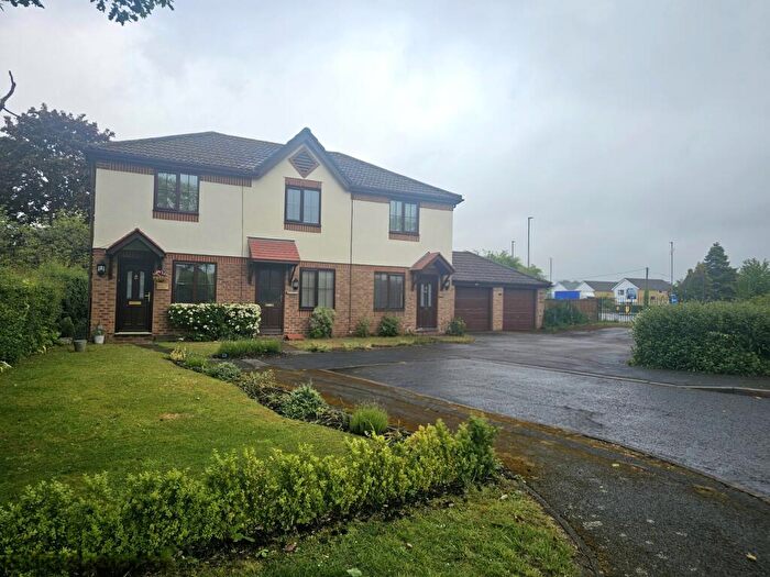 1 Bedroom Terraced House For Sale In Lucas Green, West End, Woking, Surrey, GU24