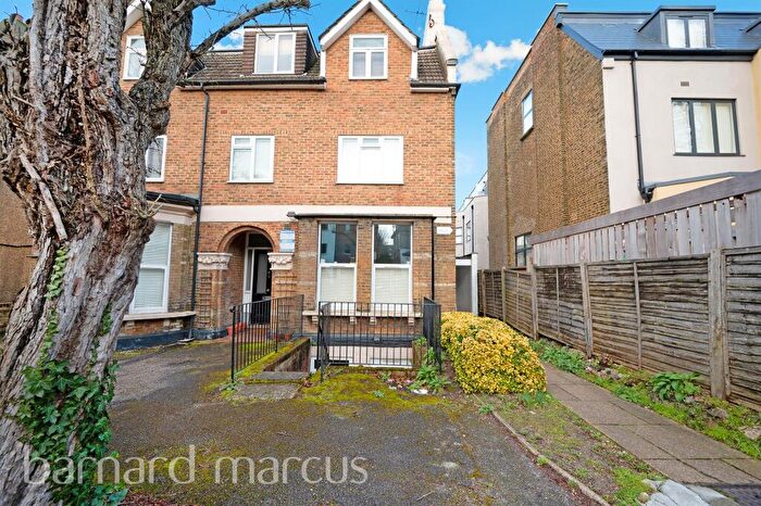 1 Bedroom Flat For Sale In Cedar Road, Sutton, SM2