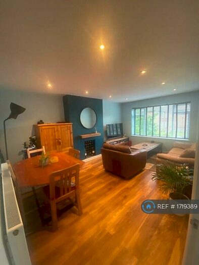 2 Bedroom Maisonette To Rent In Hammonds Lane, Great Warley, Brentwood, CM13