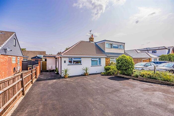 4 Bedroom Semi-Detached Bungalow For Sale In Silverdale Drive, Waterlooville, PO7