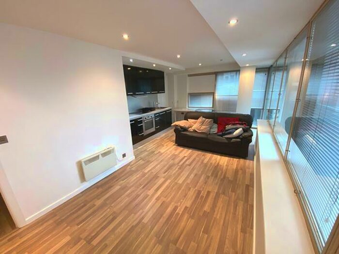 2 Bedroom Apartment To Rent In West Point, Wellington Street, City Centre, LS1