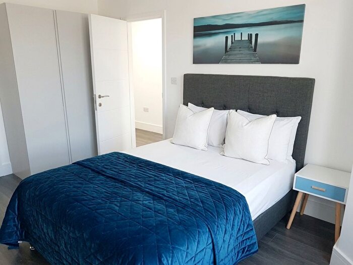 Studio To Rent In Finborough Road, London, SW10