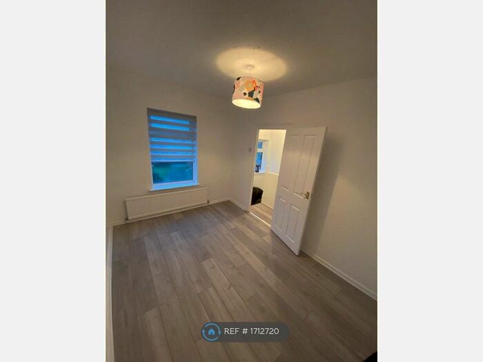 5 Bedroom Terraced House To Rent In Luton Road, Chatham, ME4