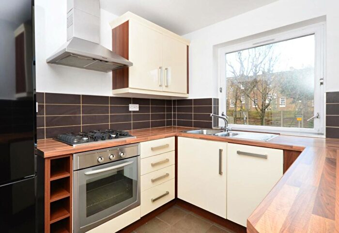 2 Bedroom Flat To Rent In Lofting Road, Barnsbury, London, N1