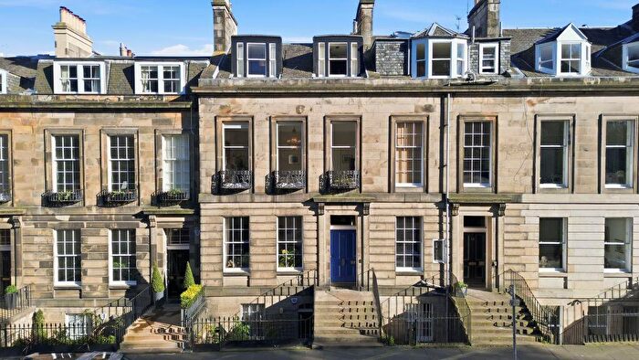 3 Bedroom Flat For Sale In / Inverleith Terrace, Edinburgh, EH3