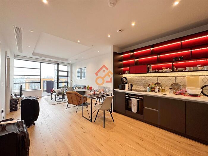 1 Bedroom Flat To Rent In Defoe House, City Island Way, London, E14