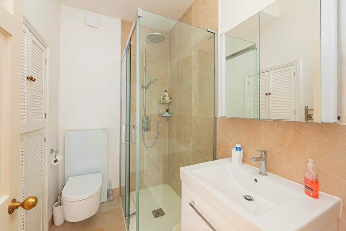 1 Bedroom Flat For Sale In Great Pulteney Street, Bath, BA2