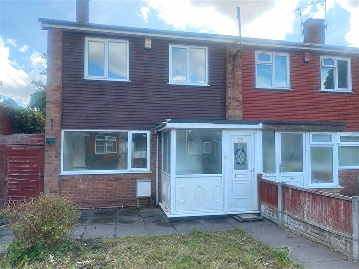 3 Bedroom End Of Terrace House To Rent In Reedswood Close, Walsall, WS2