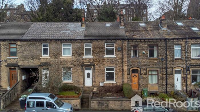 3 Bedroom Terraced House To Rent In Lowergate, Huddersfield, West Yorkshire, HD3