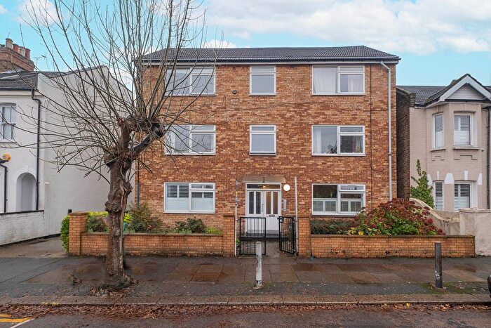 1 Bedroom Flat For Sale In Effra Road, London, SW19