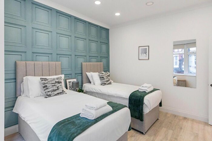 4 Bedroom House To Rent In Electric Avenue, Westcliff-On-Sea, Essex, SS0