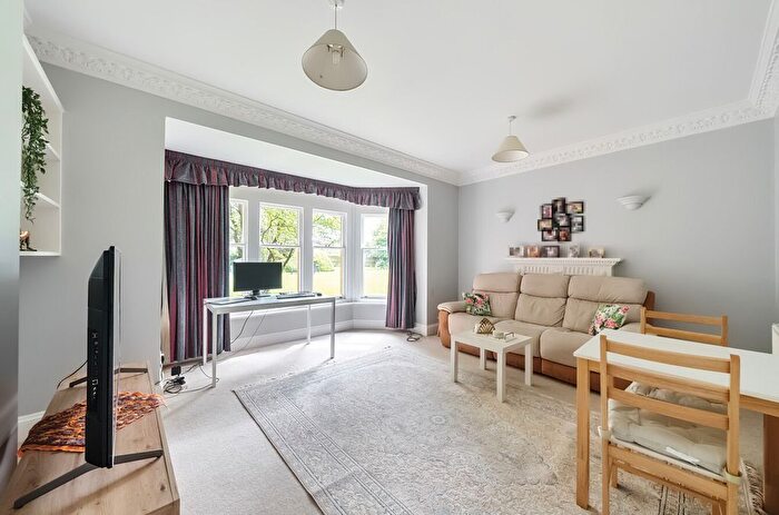 2 Bedroom Flat For Sale In Oakwood Close, Otterbourne, Winchester, Hampshire, SO21