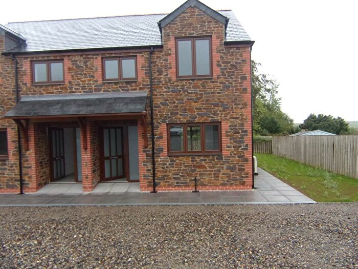 3 Bedroom Semi-Detached House To Rent In Town Farm, Boyton, PL15