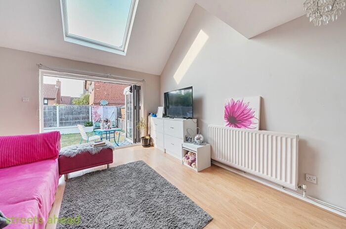 1 Bedroom Detached House To Rent In Basil Gardens, Croydon, CR0
