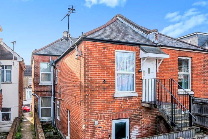 1 Bedroom Maisonette To Rent In Ordnance Road, Southampton, Hampshire, SO15