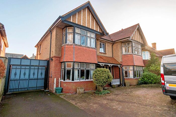 4 Bedroom Detached House For Sale In Shirley, Southampton, SO15