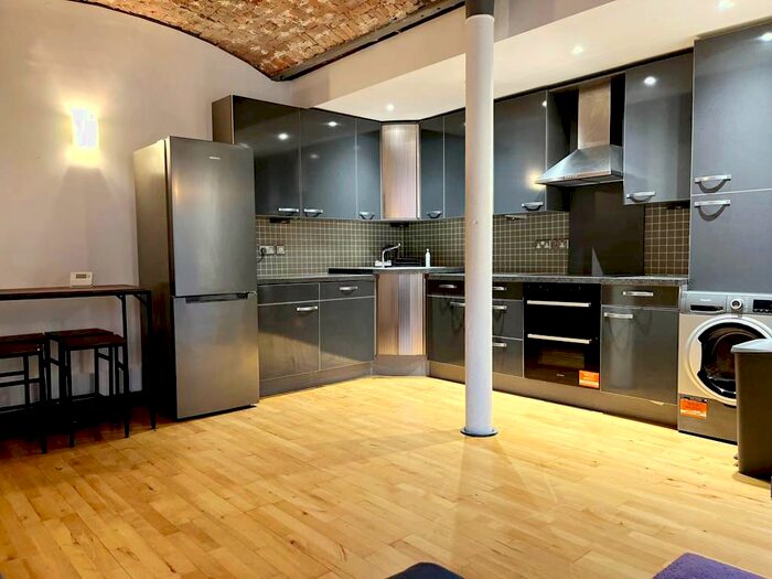 3 Bedroom Flat To Rent In Cambridge Street, Manchester, M1