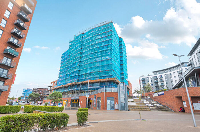 3 Bedroom Flat To Rent In Centenary Plaza, Southampton, Hampshire, SO19