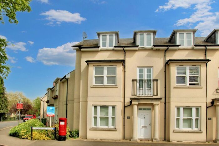 2 Bedroom Flat To Rent In Pleasant Place, Hersham Village, Surrey, KT12