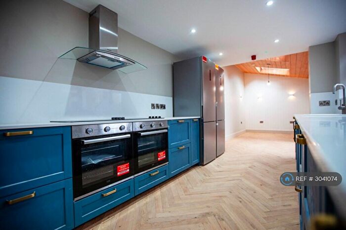 8 Bedroom Terraced House To Rent In Deramore St, Manchester, M14