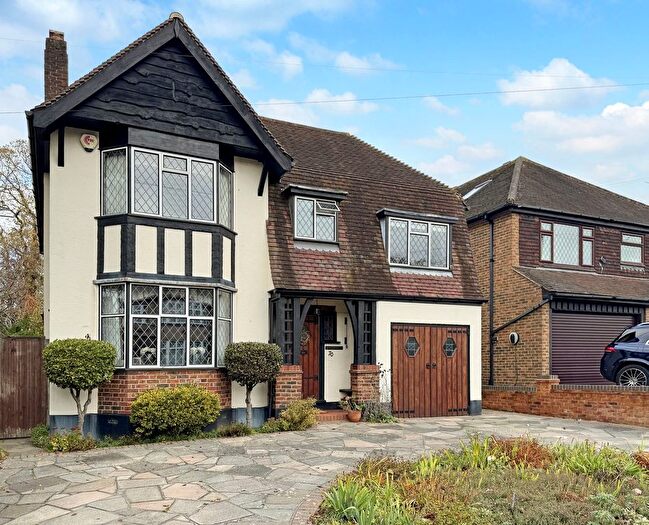 5 Bedroom Detached House For Sale In Kingsway, Petts Wood, Orpington, BR5