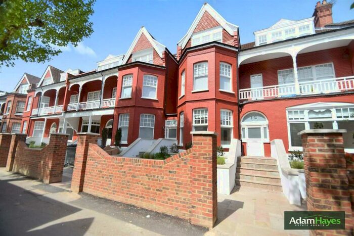 2 Bedroom Apartment To Rent In Queens Avenue, Muswell Hill, N10