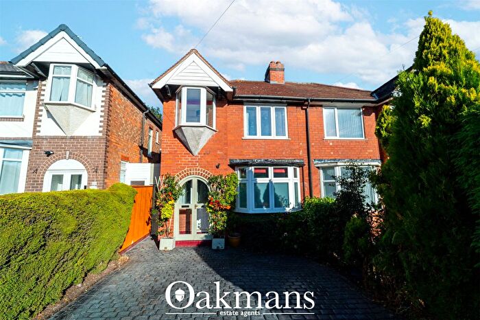 3 Bedroom Semi-detached House For Sale In Gibbins Road, Birmingham, West Midlands, B29