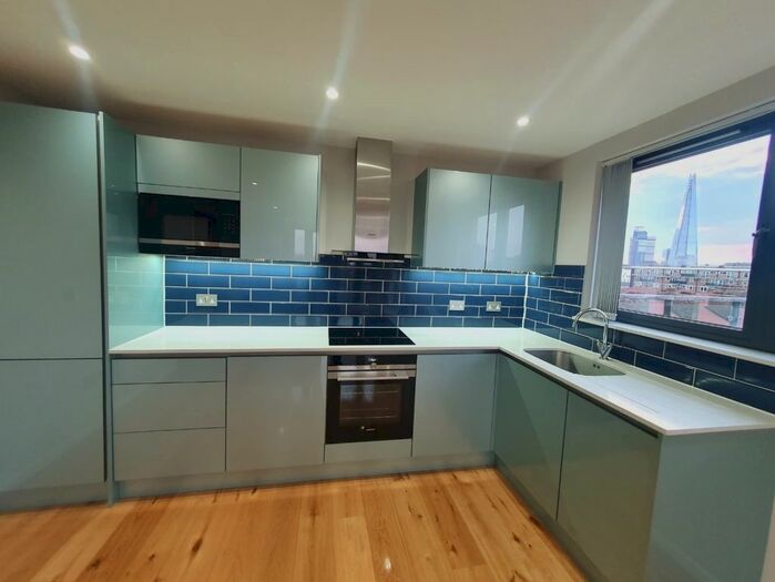 3 Bedroom Flat To Rent In Flat Amisha Court, Grange Road, London, SE1