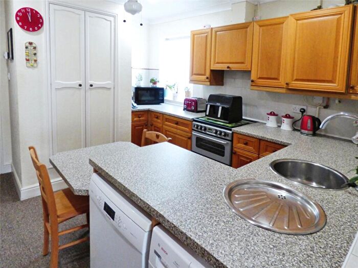 2 Bedroom Bungalow For Sale In Oakgrove Road, Bishopstoke, Eastleigh, SO50