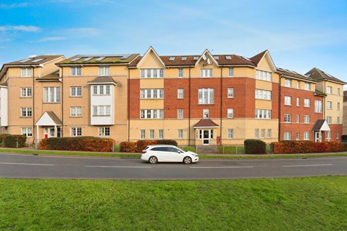 2 Bedroom Flat For Sale In Gainsborough Close, Basildon, Essex, SS14