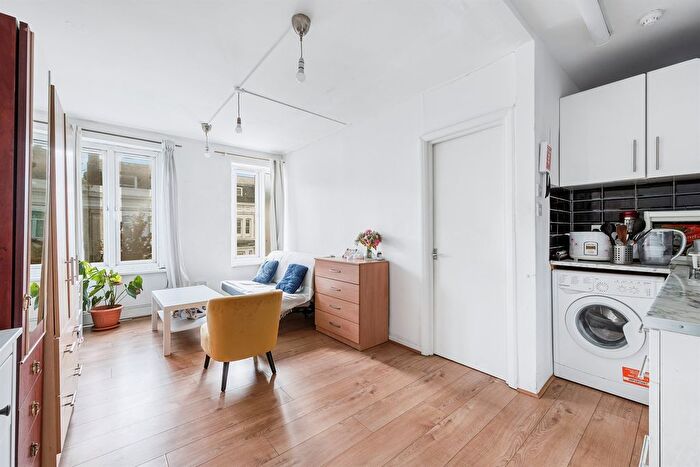 1 Bedroom Flat To Rent In Warwick Road, SW5