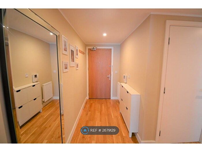 2 Bedroom Flat To Rent In Datchet House, Hounslow, TW4