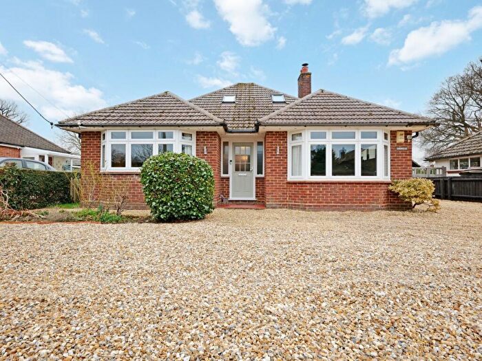 4 Bedroom Detached Bungalow For Sale In Hundred Lane, Portmore, Lymington, SO41