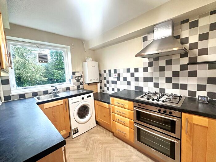 2 Bedroom Flat To Rent In Beauchamp Place, Oxford, OX4