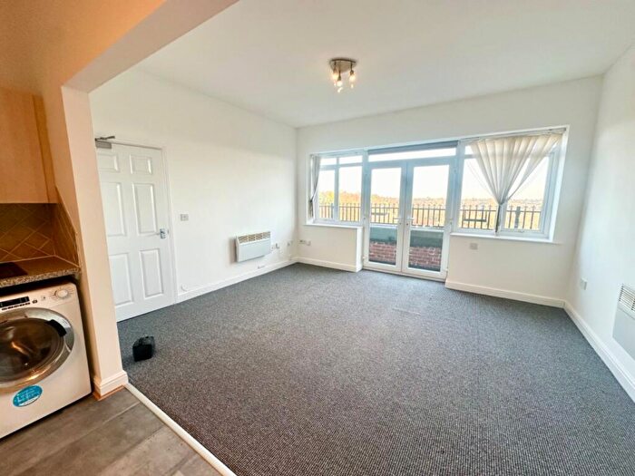2 Bedroom Apartment For Sale In Top Floor, The New Alexandra Court, Woodborough Road, Nottingham, Nottinghamshire, NG3