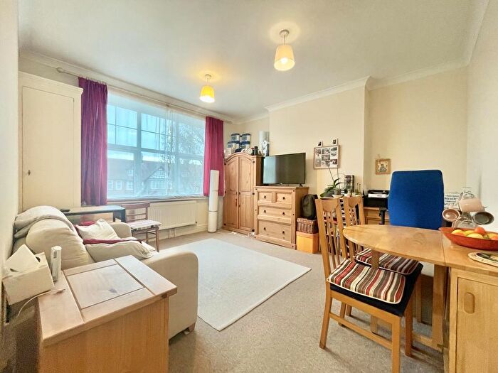 1 Bedroom Apartment To Rent In Broadwater Road, Worthing, BN14
