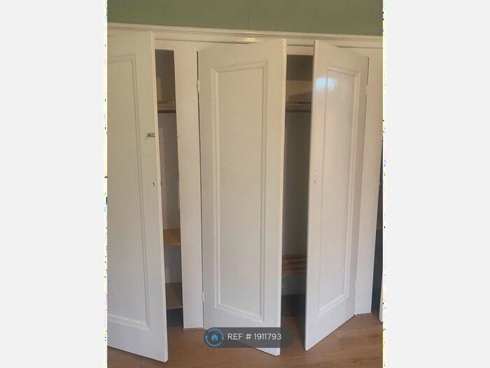 2 Bedroom Flat To Rent In Hocroft Court, London, NW2