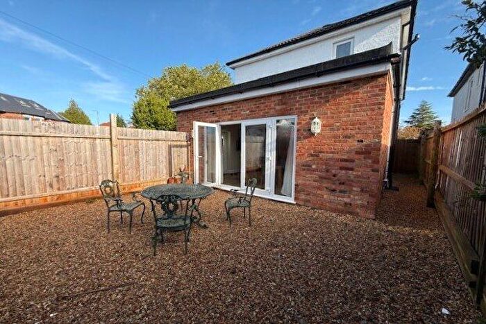 2 Bedroom Flat To Rent In Richmond Park Road, Bournemouth, BH8