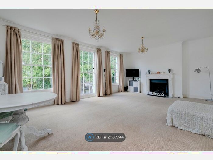 2 Bedroom Flat To Rent In Regents Court, Beckenham, BR3