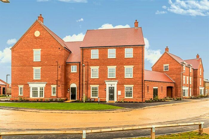 2 Bedroom Flat To Rent In Bedroom Property In Thenford Way, Banbury, OX16