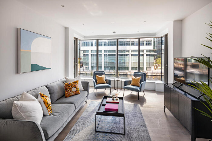 2 Bedroom Apartment To Rent In Water Street, London, E14
