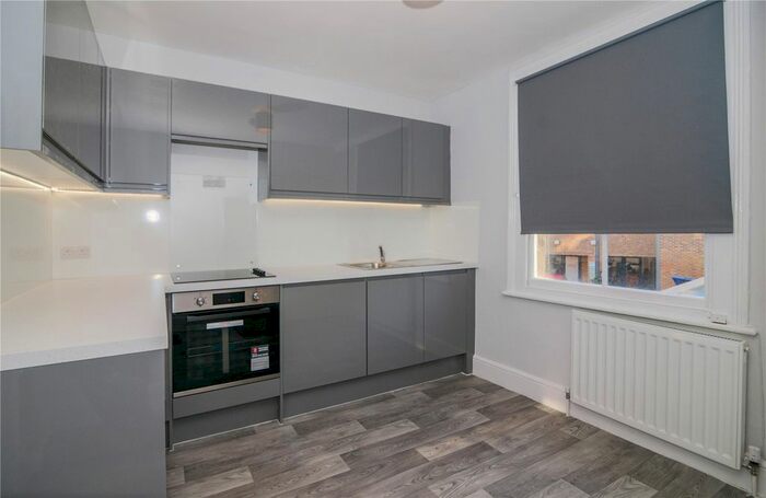 3 Bedroom Flat To Rent In Chuch Road, Barnes, London SW13