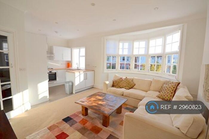 2 Bedroom Maisonette To Rent In Windsor Road, London, N3