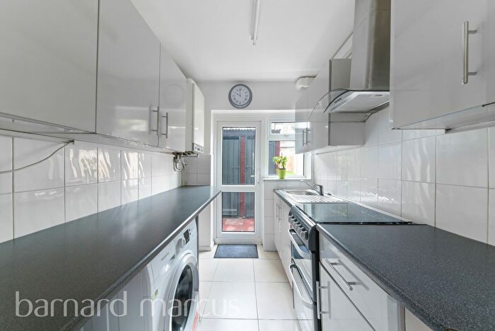 3 Bedroom Property To Rent In Greyswood Street, London, SW16