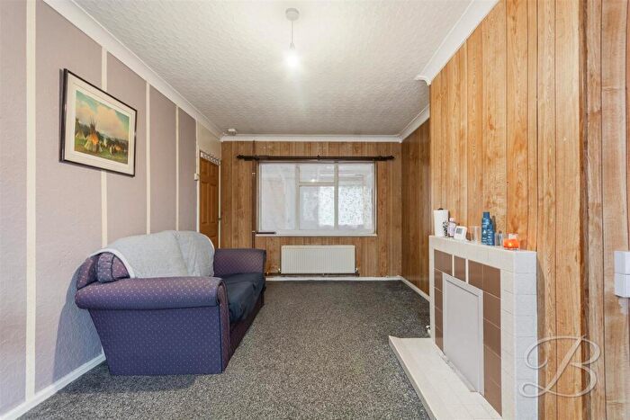 3 Bedroom Semi Detached House For Sale In Vale Avenue, Warsop, Mansfield, NG20