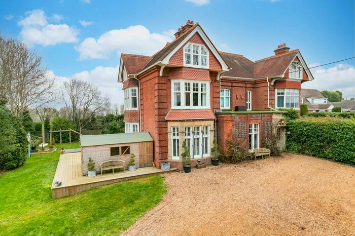7 Bedroom Property For Sale In Sharpthorne Road, Sharpthorne, East Grinstead RH19