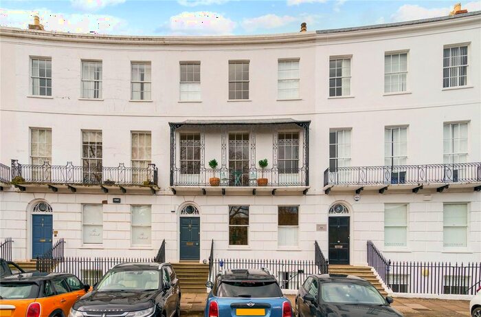 2 Bedroom Flat To Rent In Royal Crescent, Cheltenham, Gloucestershire, GL50