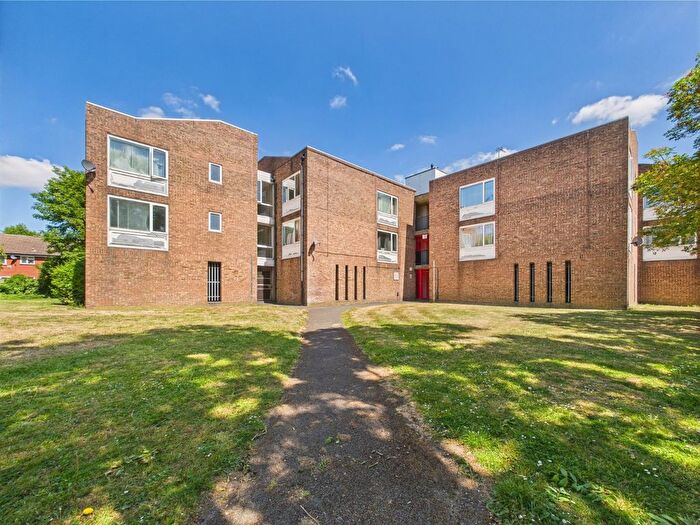 1 Bedroom Studio For Sale In Whitley Close, Stanwell, Middlesex, TW19